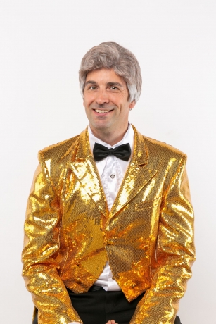 Herrenperücke Sportmoderator Showbühne Moderator Entertainer Herrenperücke