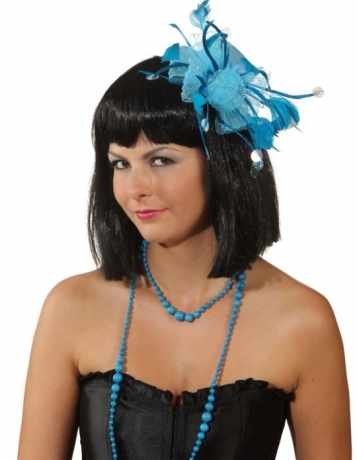 Minihut Selina mit Schmuck Aufführung Auftritt Bühne Fasching Pa